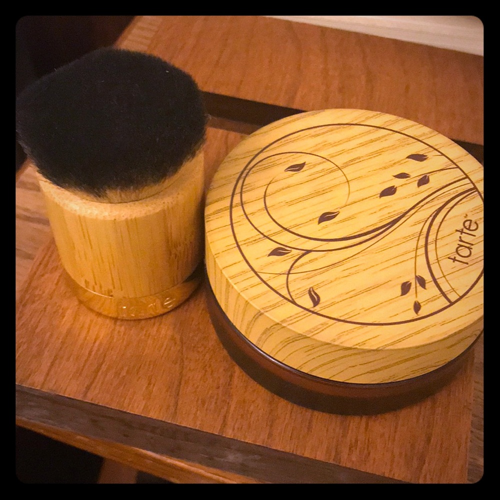 Tarte fairlight Amazonian clay airbrush foundation